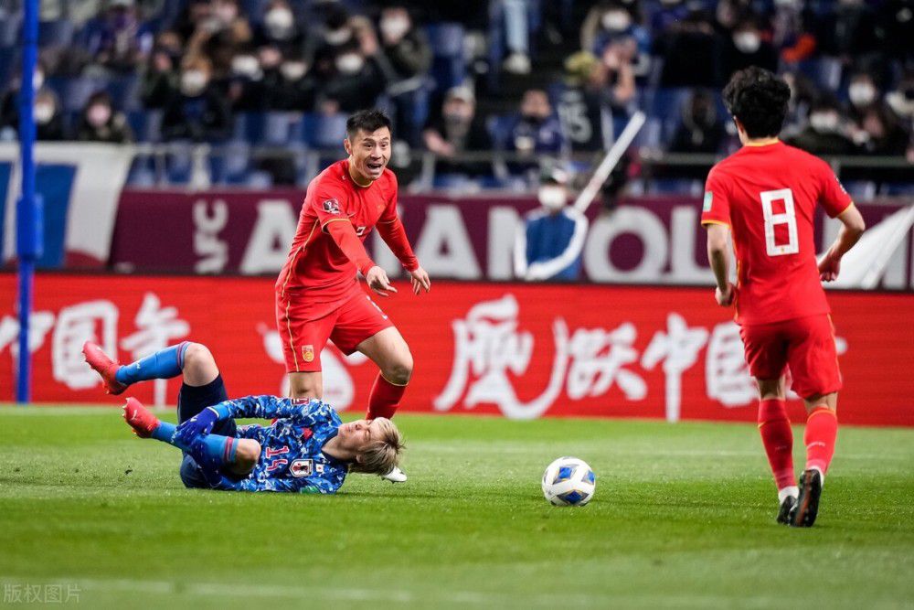 自从自己第二次救了董若琳、董若琳知道自己是她的梦中情人之后，她就一直在不停的跟自己表白。